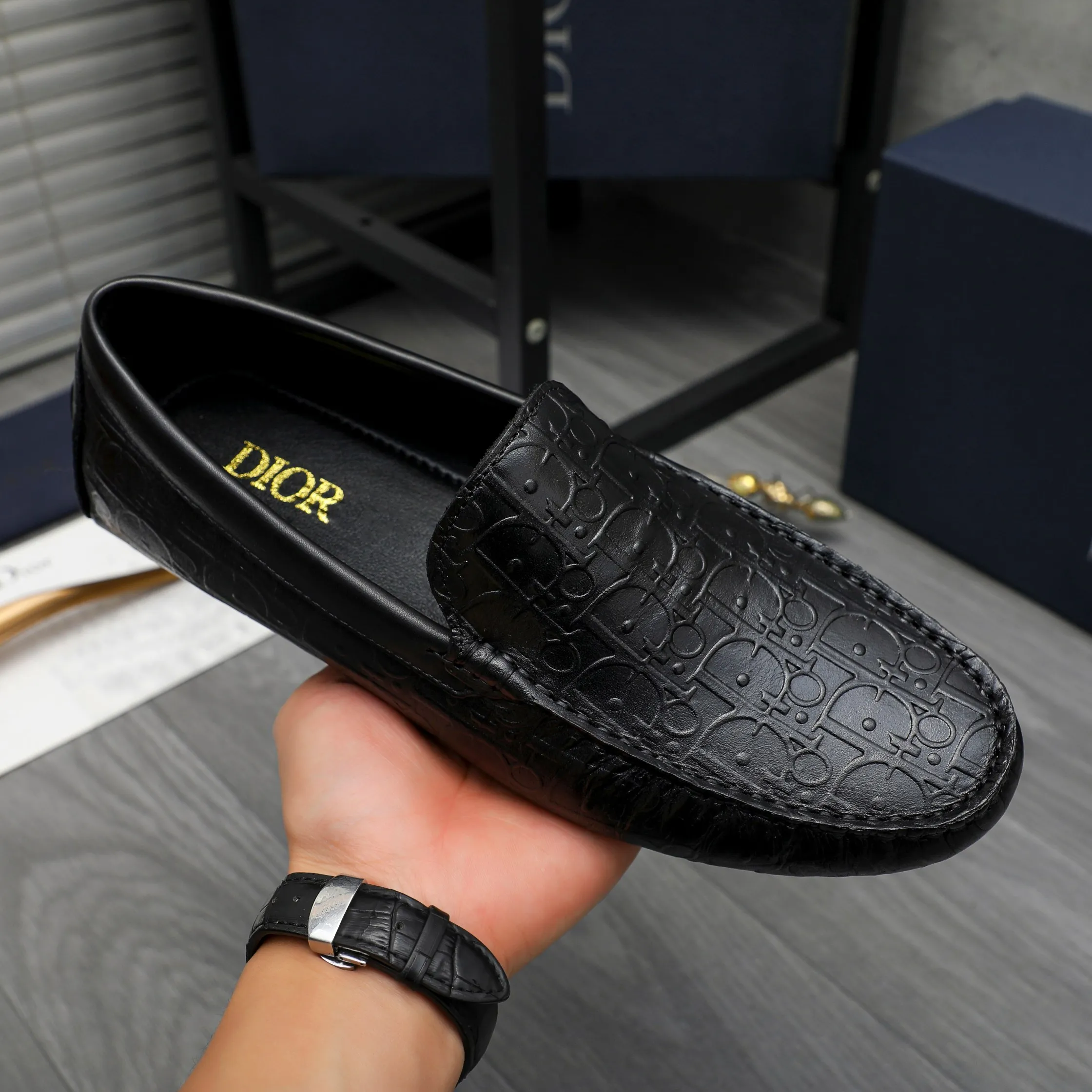 Men's shoes 💰p420 Product trademark: Dior "Dior" casual slip-on men's shoes Regular size: 38-44 Product materials: Selected embossed cowhide upper, sheepskin lining, rubber outsole